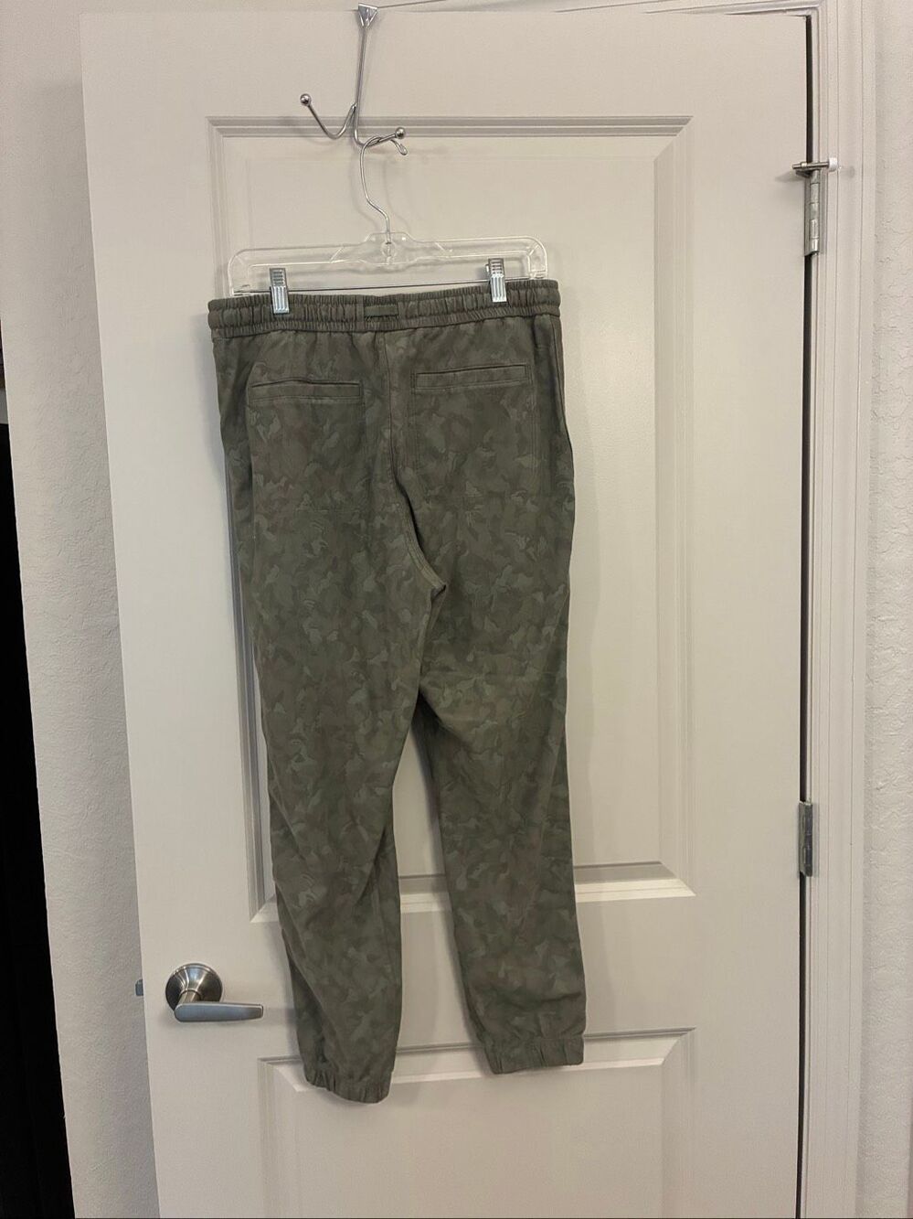 Athletic printed Farallon joggers women’s size 10  - Picture 6 of 7